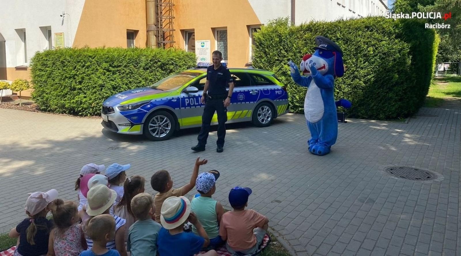 Zdjęcie w galerii na portalu naszraciborz.pl: Pietrowice Wielkie. Bezpieczne wakacje z policjantami wiadomości z regionu