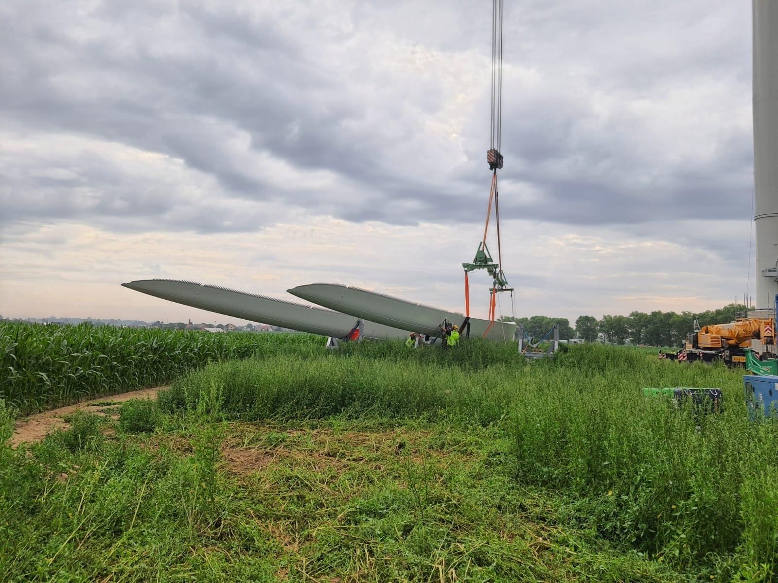 Zdjęcie w galerii na portalu naszraciborz.pl: Montaż wiatraków na farmie wiatrowej Racibórz zakończony [FOTO] wiadomości z regionu