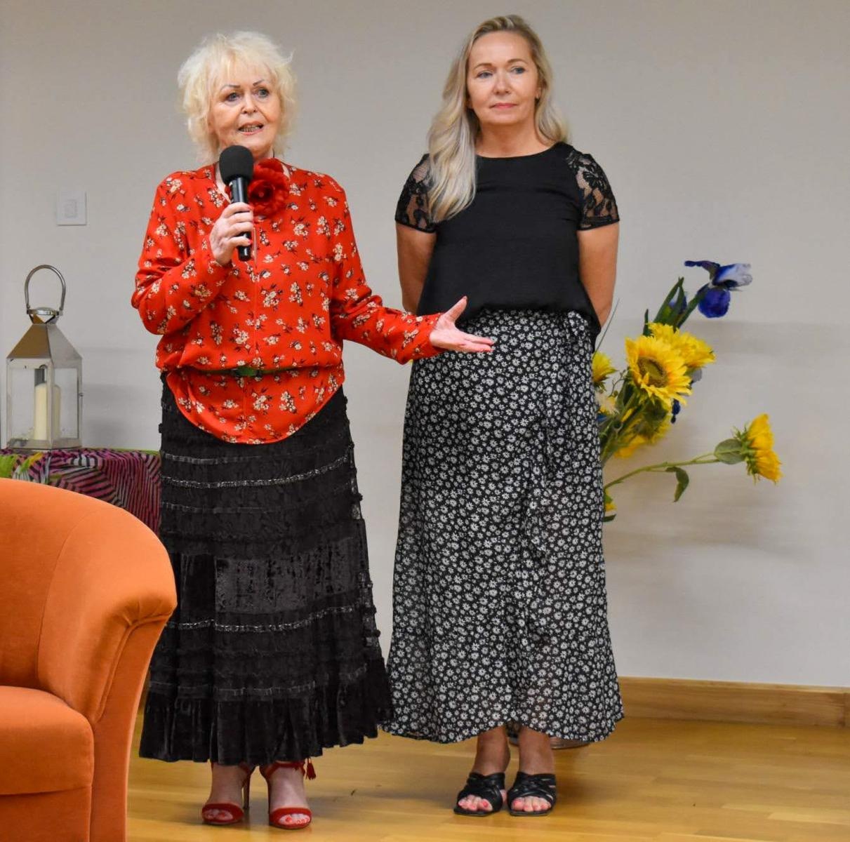 Zdjęcie w galerii na portalu naszraciborz.pl: Ubieramy życie w miłość. Fortissimo na teatralnej zamkowej scenie wiadomości z regionu