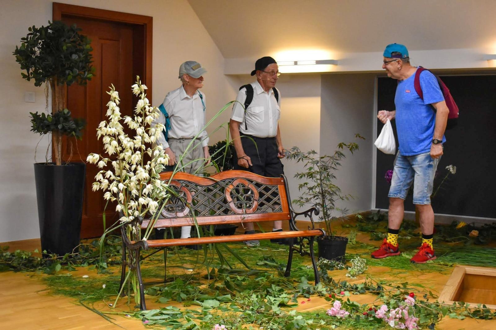 Zdjęcie w galerii na portalu naszraciborz.pl: Ubieramy życie w miłość. Fortissimo na teatralnej zamkowej scenie wiadomości z regionu