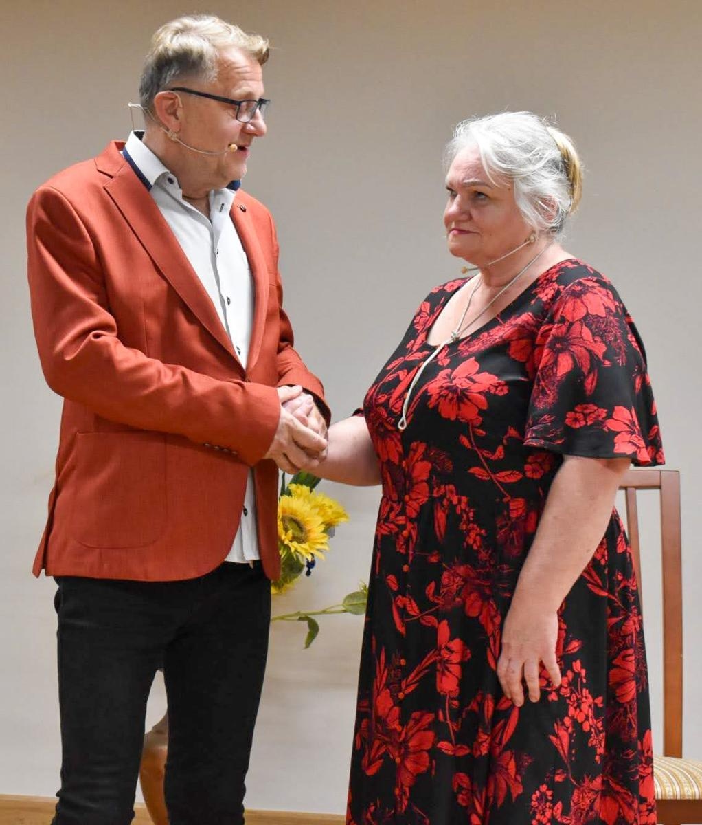 Zdjęcie w galerii na portalu naszraciborz.pl: Ubieramy życie w miłość. Fortissimo na teatralnej zamkowej scenie wiadomości z regionu