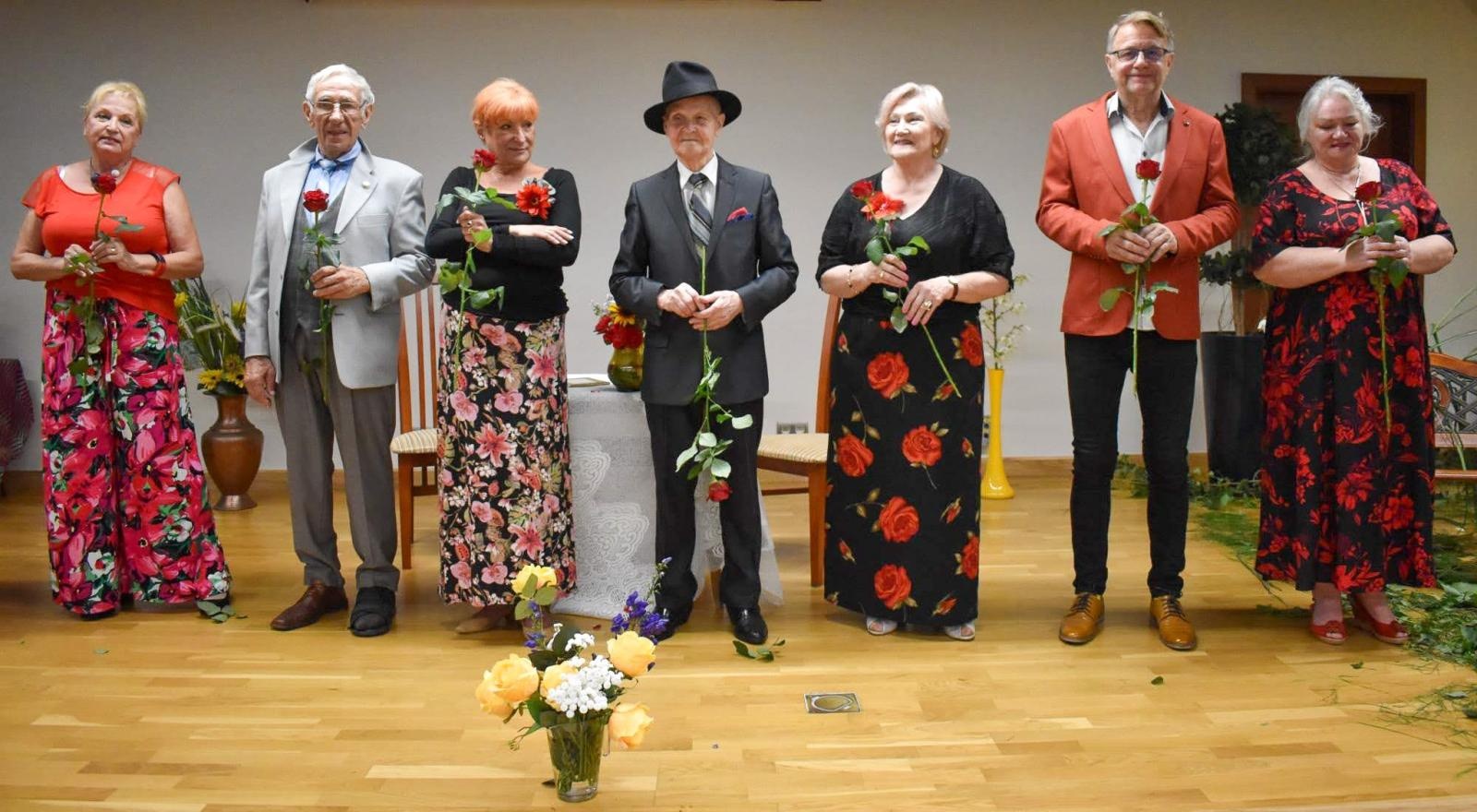 Zdjęcie w galerii na portalu naszraciborz.pl: Ubieramy życie w miłość. Fortissimo na teatralnej zamkowej scenie wiadomości z regionu