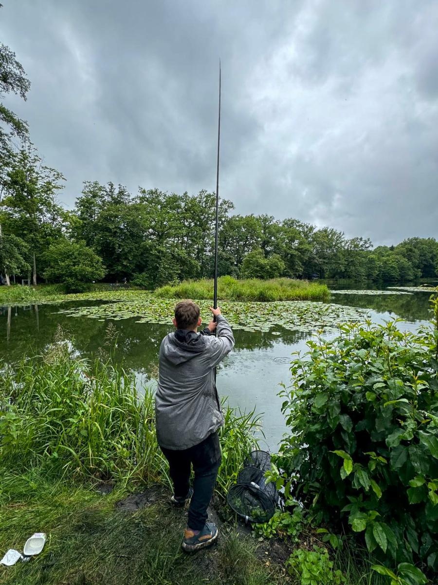 Zdjęcie w galerii na portalu naszraciborz.pl: W Rudach odbyły się X Mistrzostwa Polski w Wędkarstwie Spławikowym MOW-ów wiadomości z regionu