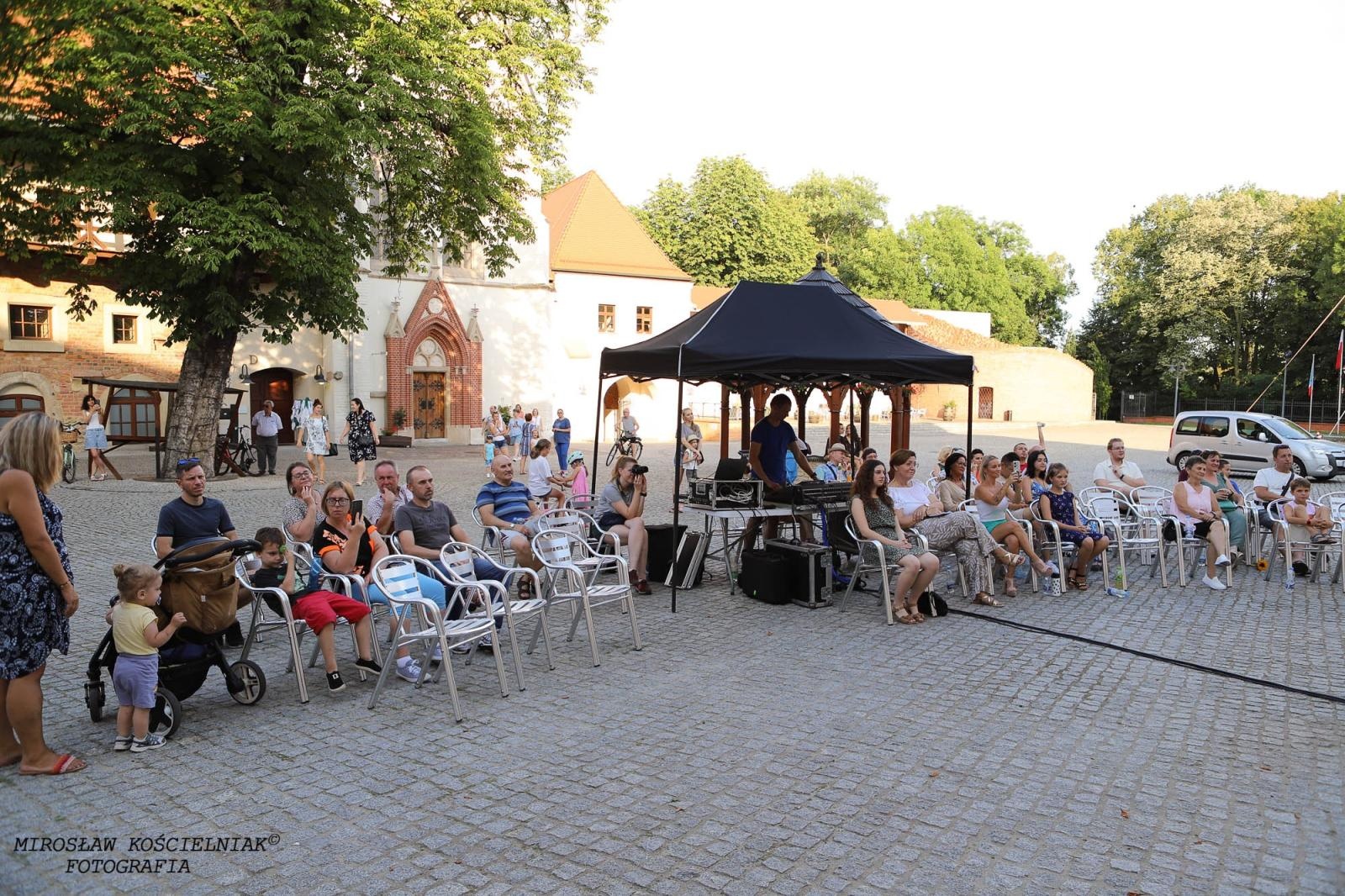 Zdjęcie w galerii na portalu naszraciborz.pl: Letnie koncerty MDK na zamku [FOTO i WIDEO] wiadomości z regionu