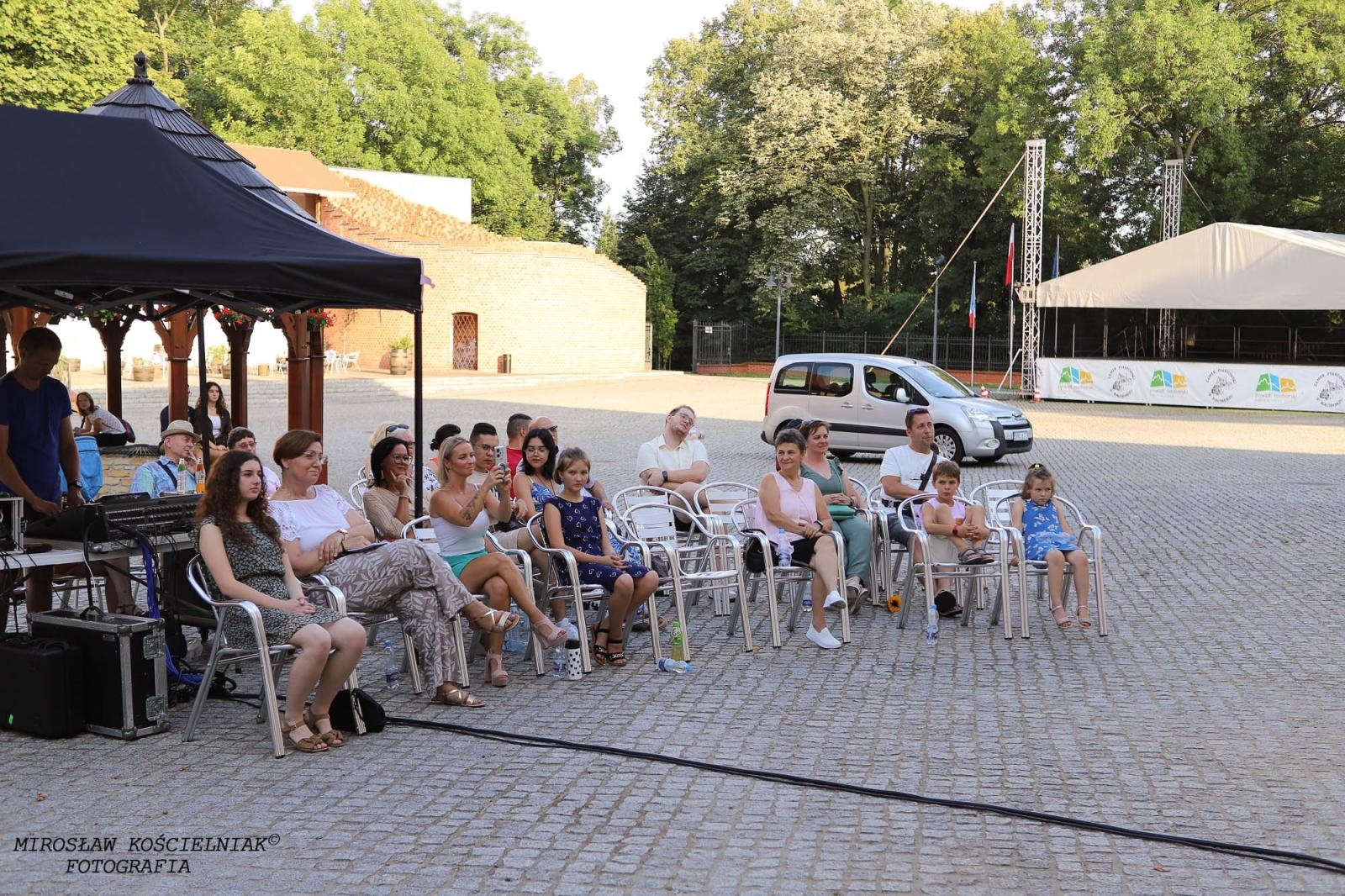 Zdjęcie w galerii na portalu naszraciborz.pl: Letnie koncerty MDK na zamku [FOTO i WIDEO] wiadomości z regionu