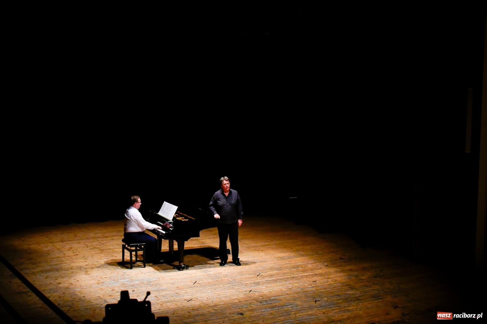 Zdjęcie w galerii na portalu naszraciborz.pl: NOC KULTURY II - Zda[e]rzenia NIEPOWTARZALNE w RCK wiadomości z regionu