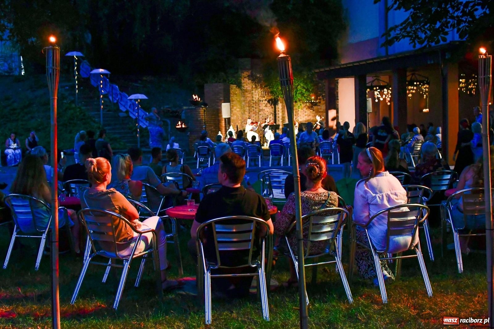 Zdjęcie w galerii na portalu naszraciborz.pl: NOC KULTURY II - Zda[e]rzenia NIEPOWTARZALNE w RCK wiadomości z regionu
