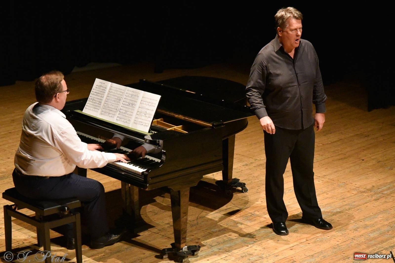 Zdjęcie w galerii na portalu naszraciborz.pl: NOC KULTURY II - Zda[e]rzenia NIEPOWTARZALNE w RCK wiadomości z regionu