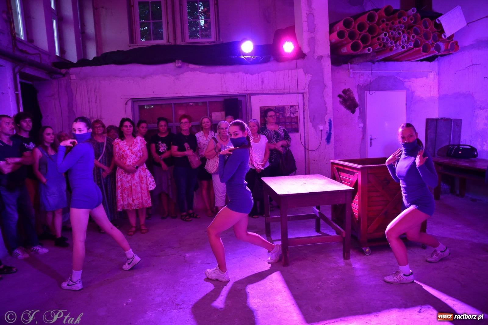 Zdjęcie w galerii na portalu naszraciborz.pl: NOC KULTURY II - Zda[e]rzenia NIEPOWTARZALNE w RCK wiadomości z regionu