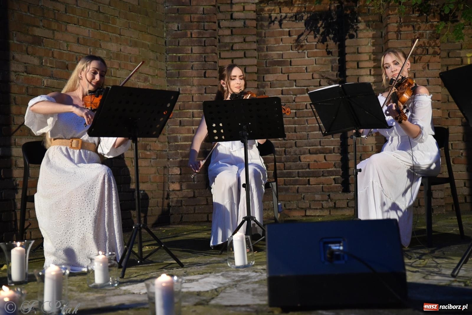 Zdjęcie w galerii na portalu naszraciborz.pl: NOC KULTURY II - Zda[e]rzenia NIEPOWTARZALNE w RCK wiadomości z regionu