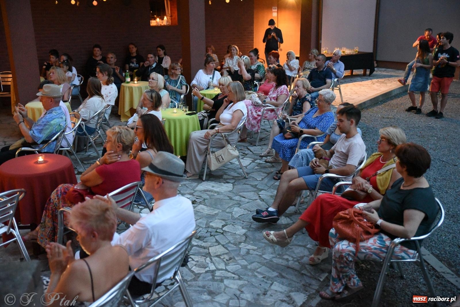 Zdjęcie w galerii na portalu naszraciborz.pl: NOC KULTURY II - Zda[e]rzenia NIEPOWTARZALNE w RCK wiadomości z regionu