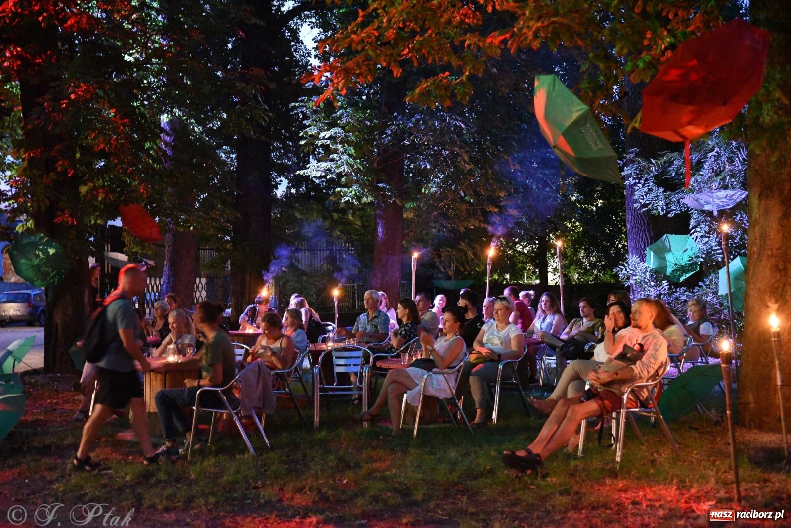 Zdjęcie w galerii na portalu naszraciborz.pl: NOC KULTURY II - Zda[e]rzenia NIEPOWTARZALNE w RCK wiadomości z regionu