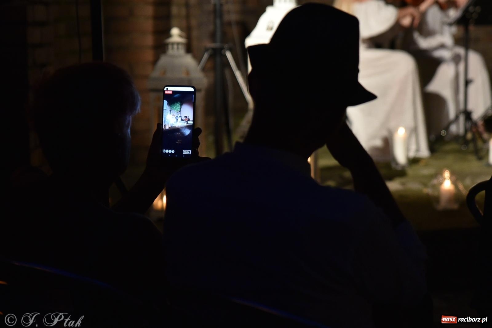 Zdjęcie w galerii na portalu naszraciborz.pl: NOC KULTURY II - Zda[e]rzenia NIEPOWTARZALNE w RCK wiadomości z regionu