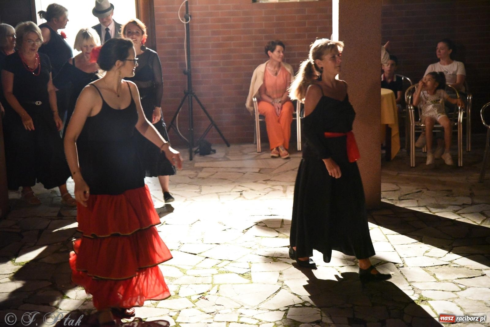 Zdjęcie w galerii na portalu naszraciborz.pl: NOC KULTURY II - Zda[e]rzenia NIEPOWTARZALNE w RCK wiadomości z regionu