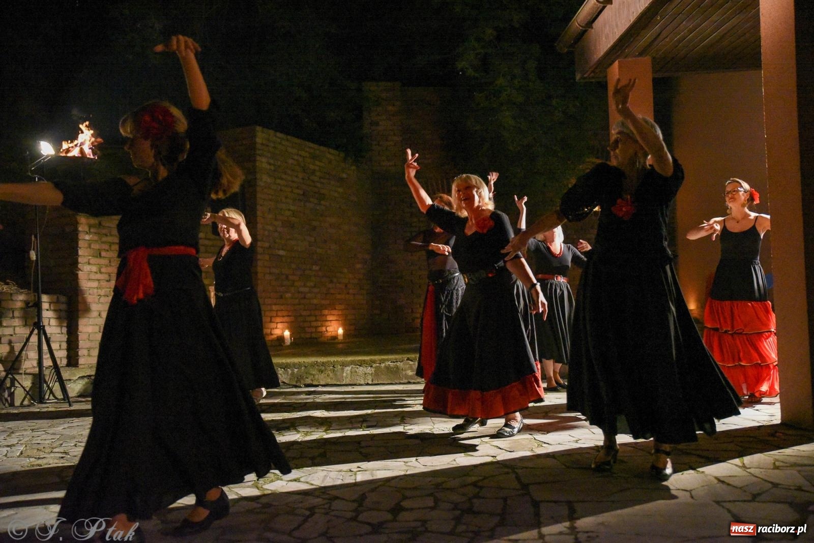 Zdjęcie w galerii na portalu naszraciborz.pl: NOC KULTURY II - Zda[e]rzenia NIEPOWTARZALNE w RCK wiadomości z regionu