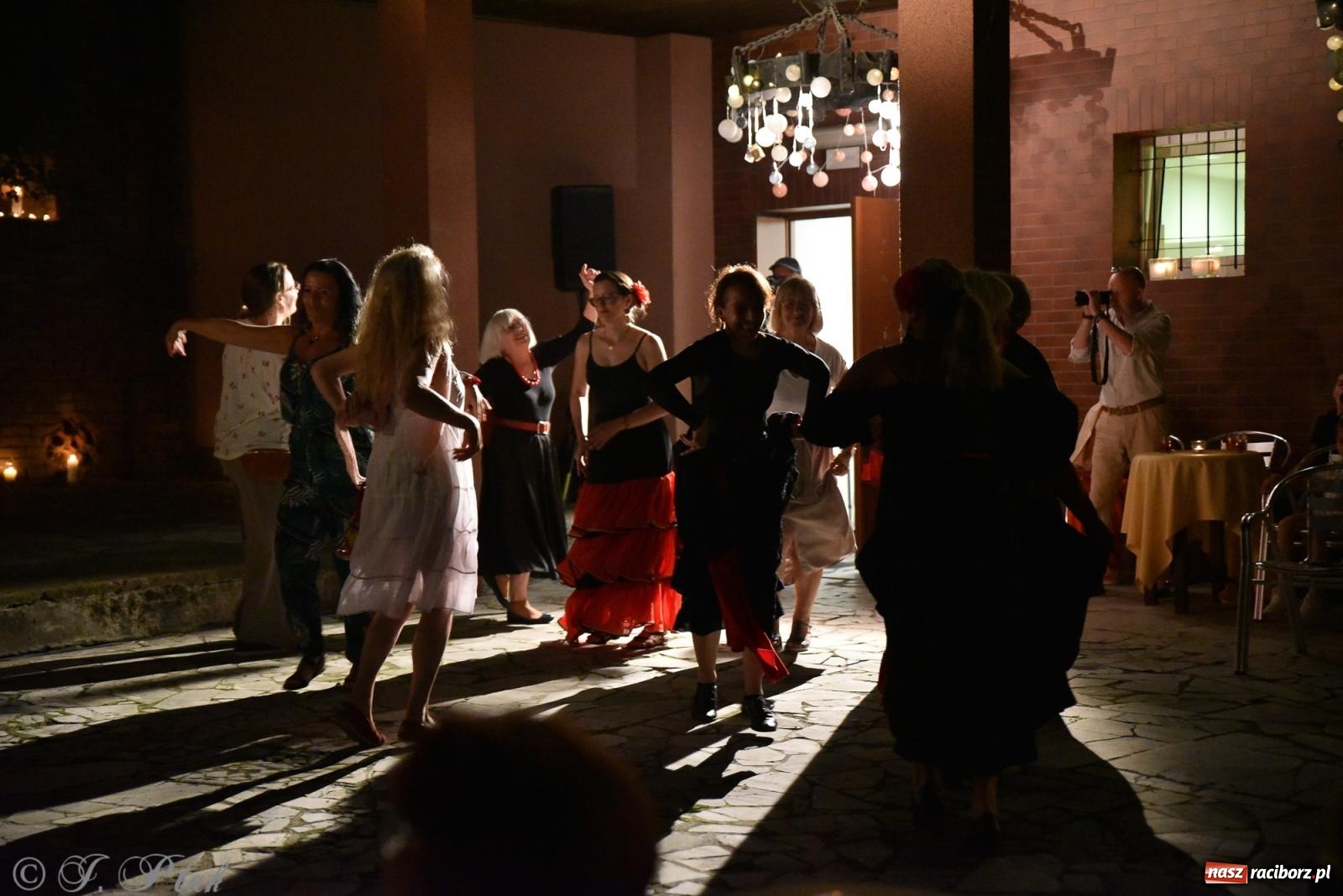 Zdjęcie w galerii na portalu naszraciborz.pl: NOC KULTURY II - Zda[e]rzenia NIEPOWTARZALNE w RCK wiadomości z regionu