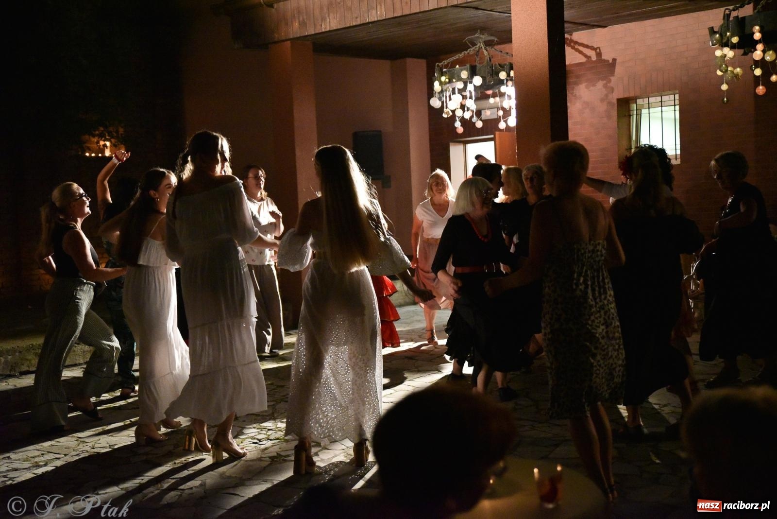 Zdjęcie w galerii na portalu naszraciborz.pl: NOC KULTURY II - Zda[e]rzenia NIEPOWTARZALNE w RCK wiadomości z regionu