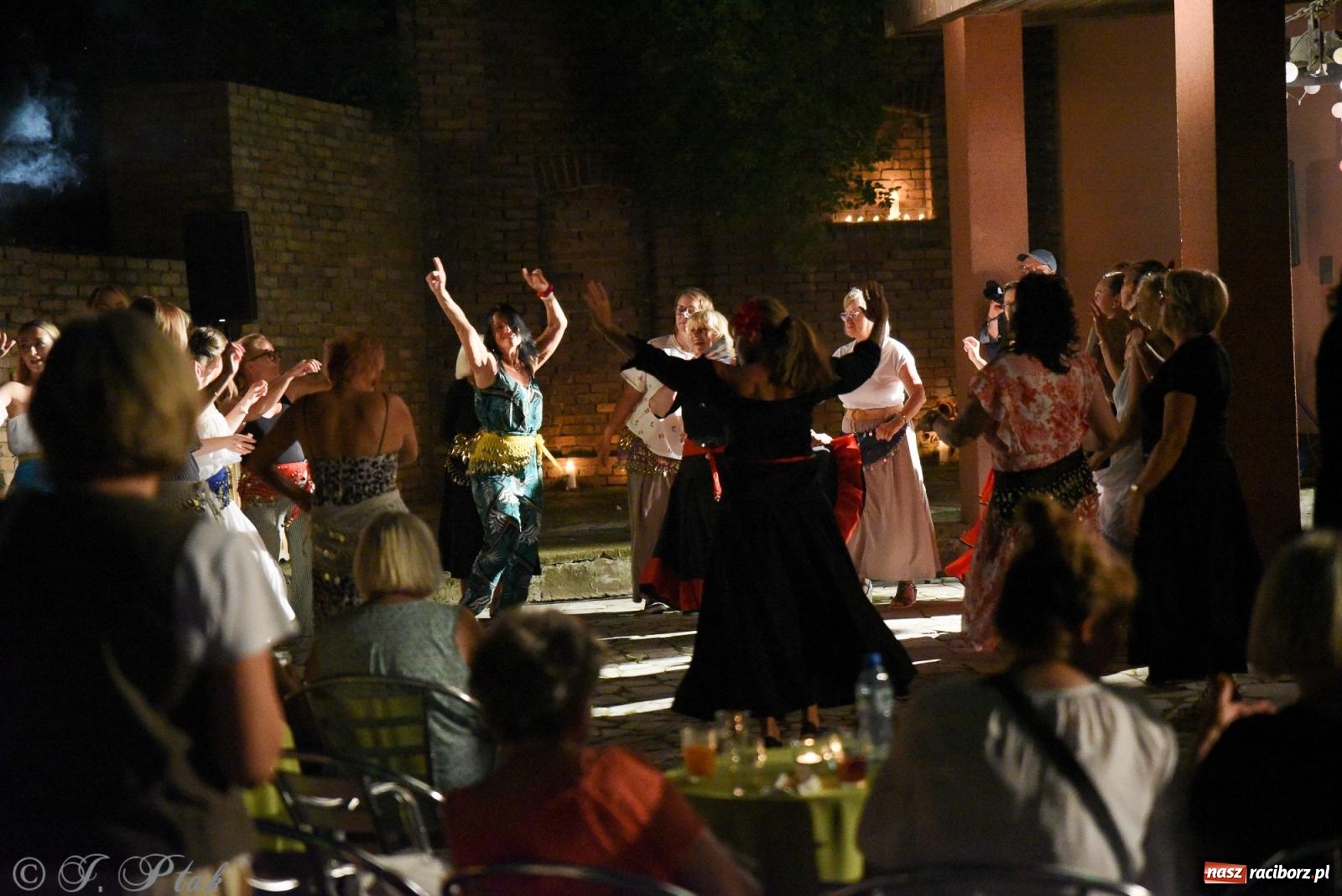 Zdjęcie w galerii na portalu naszraciborz.pl: NOC KULTURY II - Zda[e]rzenia NIEPOWTARZALNE w RCK wiadomości z regionu