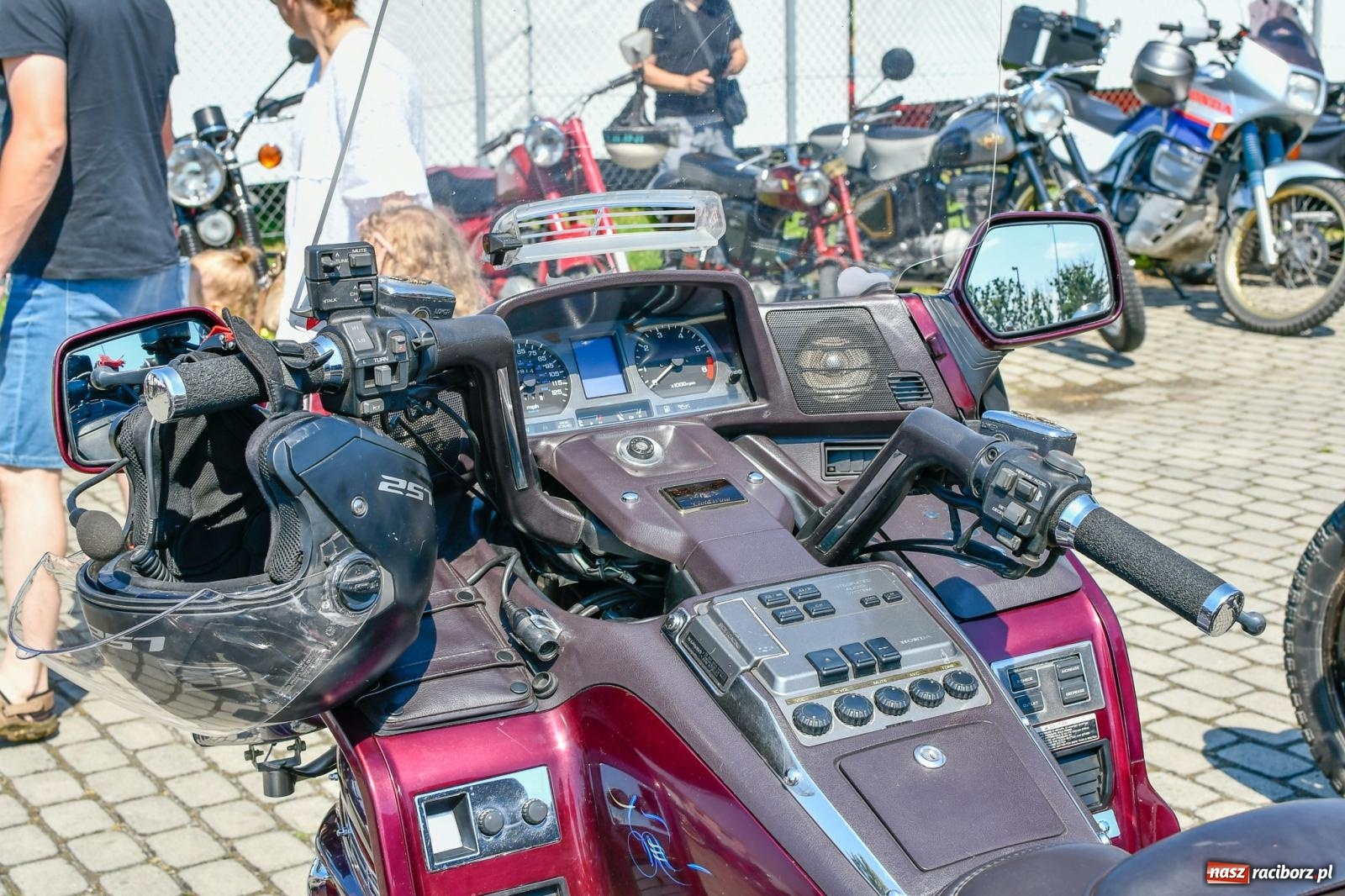 Zdjęcie w galerii na portalu naszraciborz.pl: Stare samochody i motocykle na zlocie w Zabełkowie [FOTO i WIDEO] wiadomości z regionu