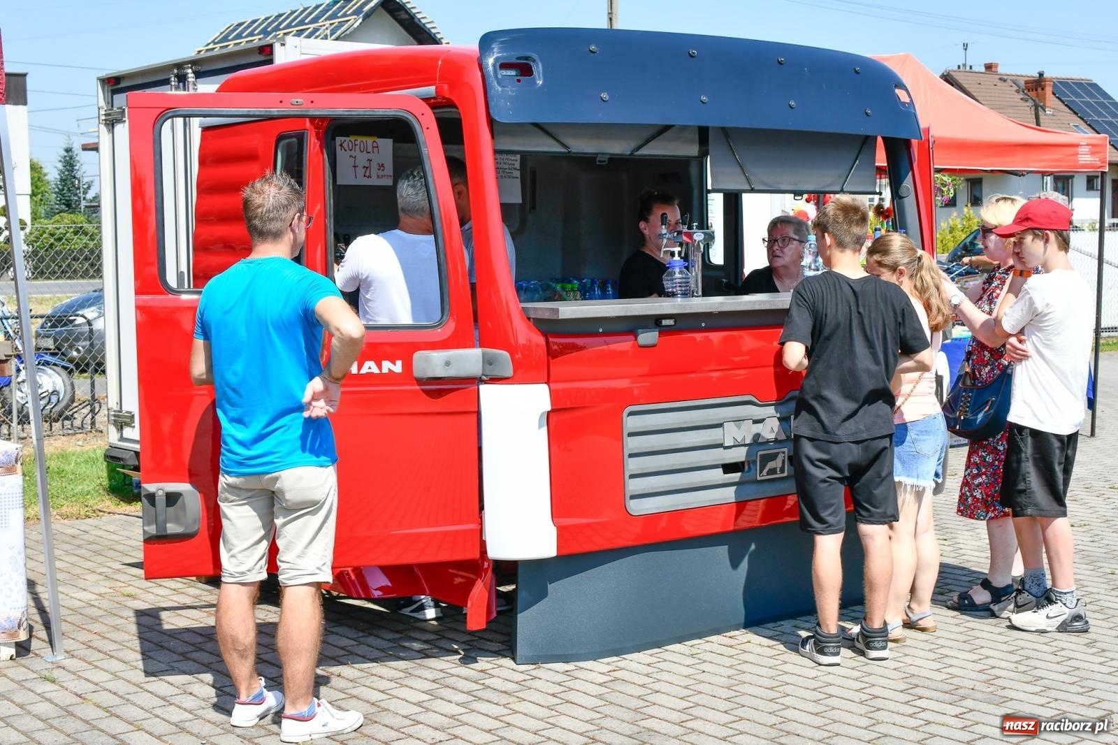 Zdjęcie w galerii na portalu naszraciborz.pl: Stare samochody i motocykle na zlocie w Zabełkowie [FOTO i WIDEO] wiadomości z regionu