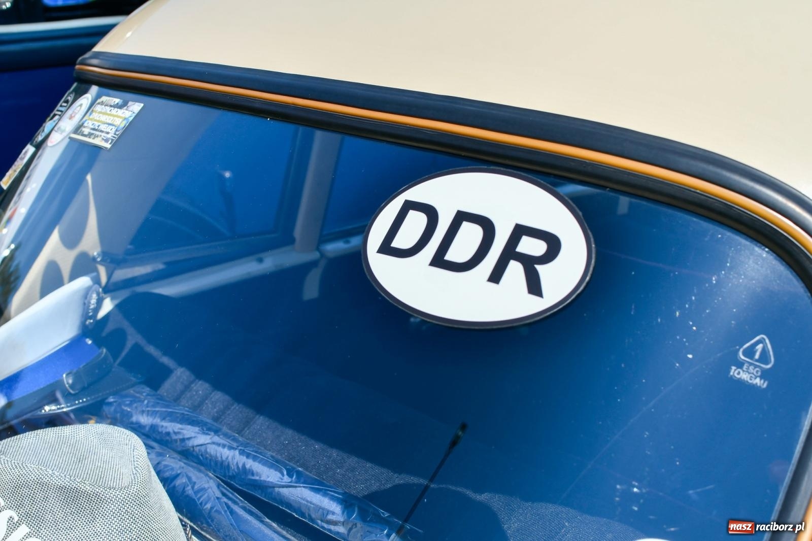 Zdjęcie w galerii na portalu naszraciborz.pl: Stare samochody i motocykle na zlocie w Zabełkowie [FOTO i WIDEO] wiadomości z regionu