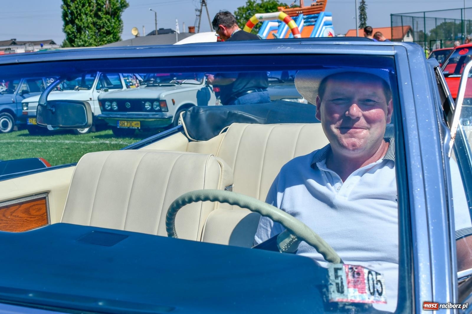 Zdjęcie w galerii na portalu naszraciborz.pl: Stare samochody i motocykle na zlocie w Zabełkowie [FOTO i WIDEO] wiadomości z regionu