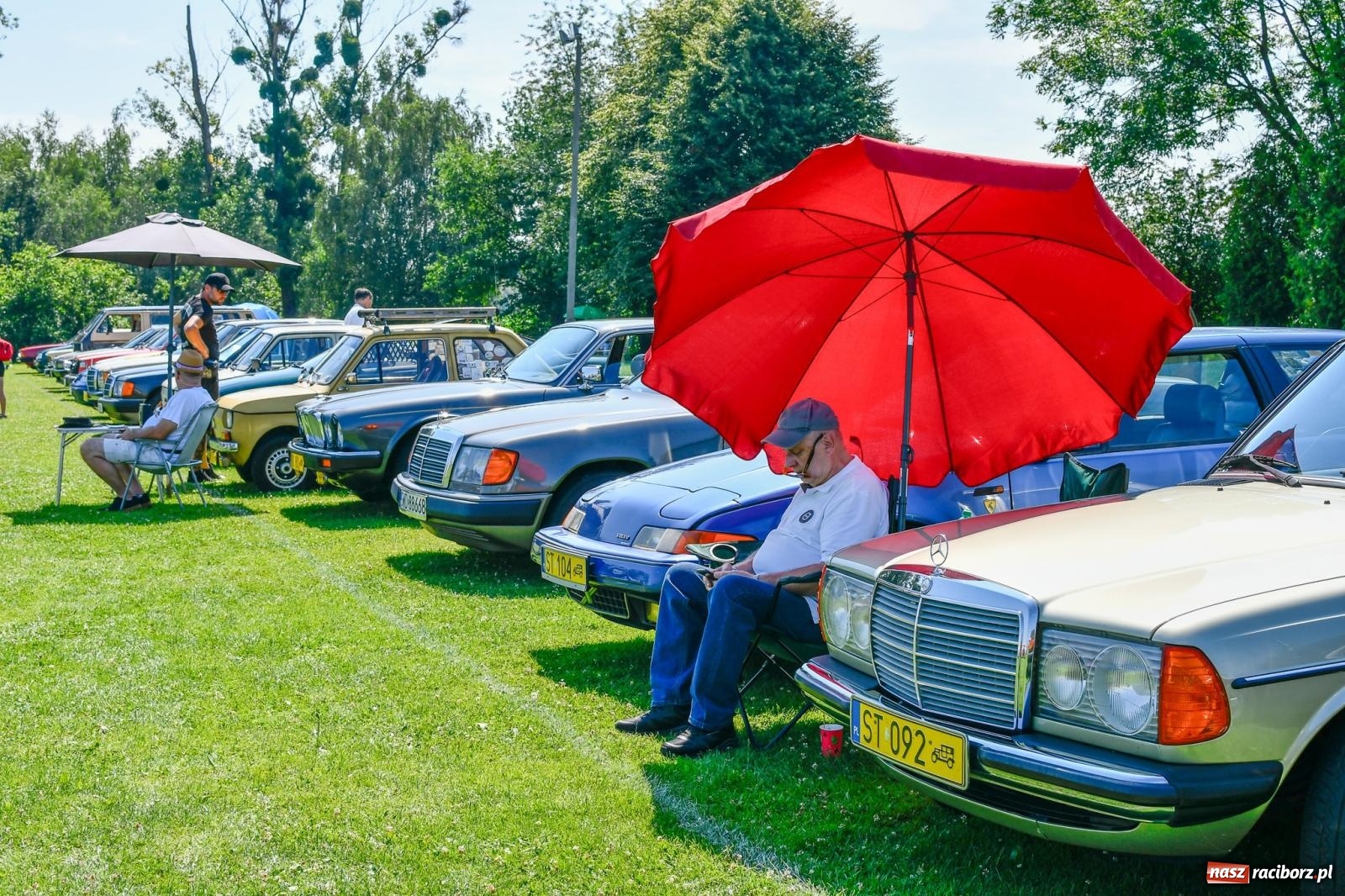 Zdjęcie w galerii na portalu naszraciborz.pl: Stare samochody i motocykle na zlocie w Zabełkowie [FOTO i WIDEO] wiadomości z regionu