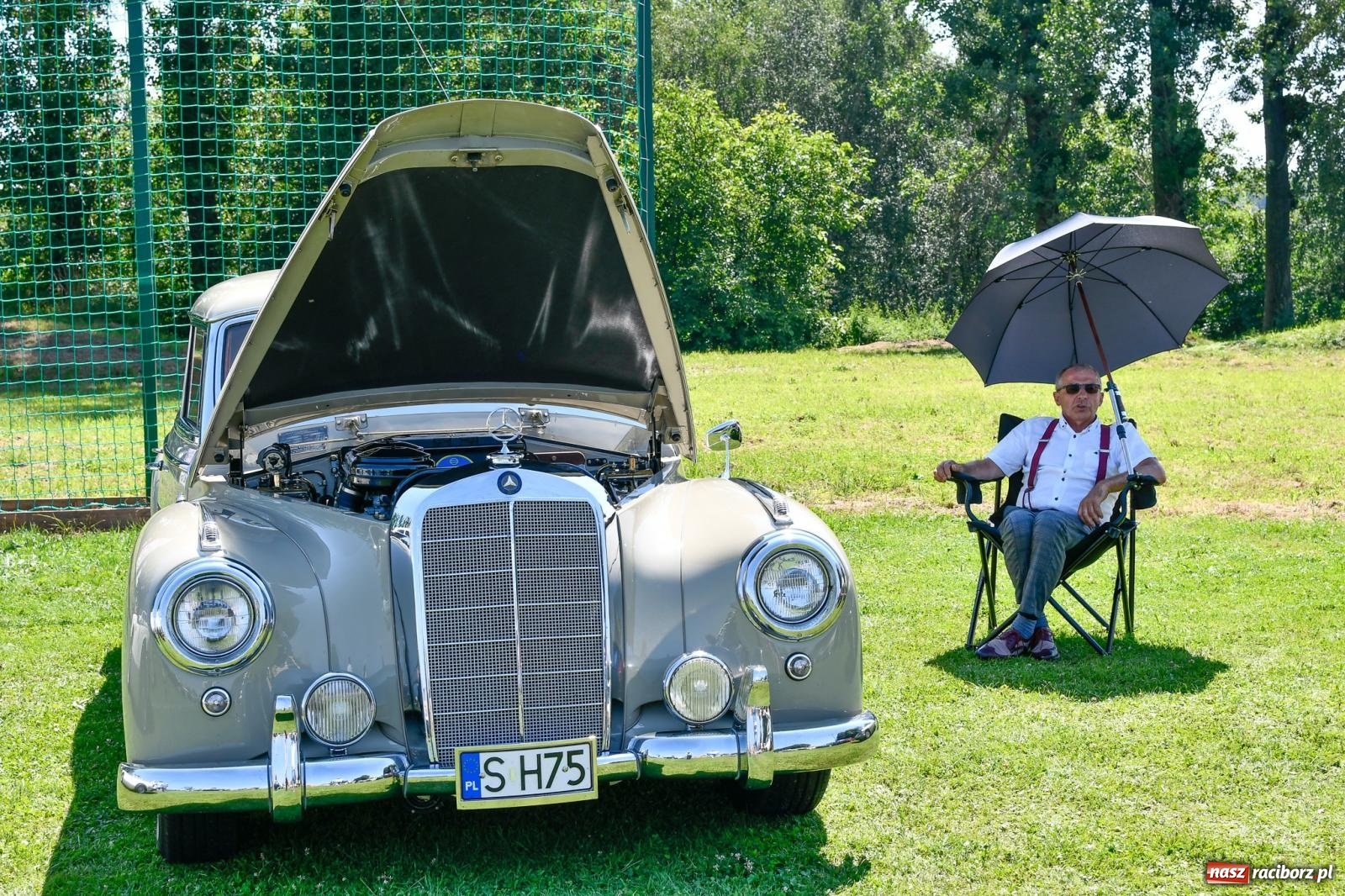 Zdjęcie w galerii na portalu naszraciborz.pl: Stare samochody i motocykle na zlocie w Zabełkowie [FOTO i WIDEO] wiadomości z regionu