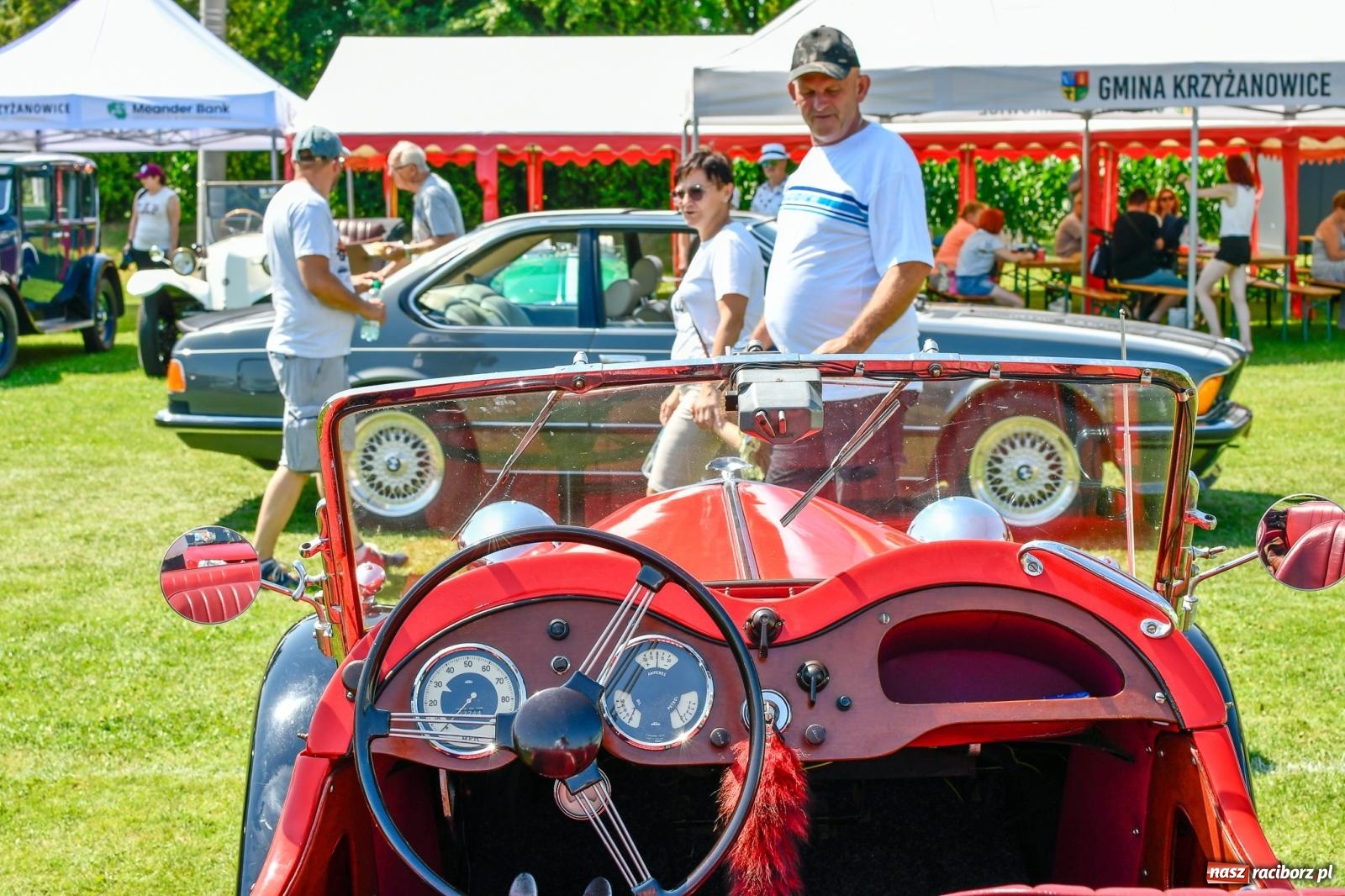 Zdjęcie w galerii na portalu naszraciborz.pl: Stare samochody i motocykle na zlocie w Zabełkowie [FOTO i WIDEO] wiadomości z regionu