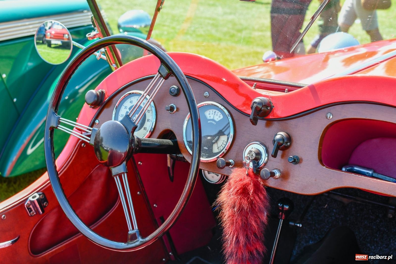 Zdjęcie w galerii na portalu naszraciborz.pl: Stare samochody i motocykle na zlocie w Zabełkowie [FOTO i WIDEO] wiadomości z regionu