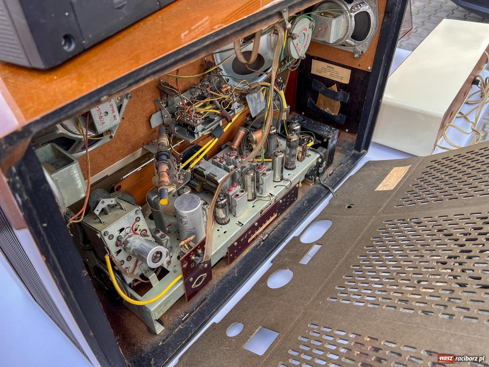 Zdjęcie w galerii na portalu naszraciborz.pl: Ciekawostki z pietrowickiego targu staroci [FOTO i WIDEO] wiadomości z regionu