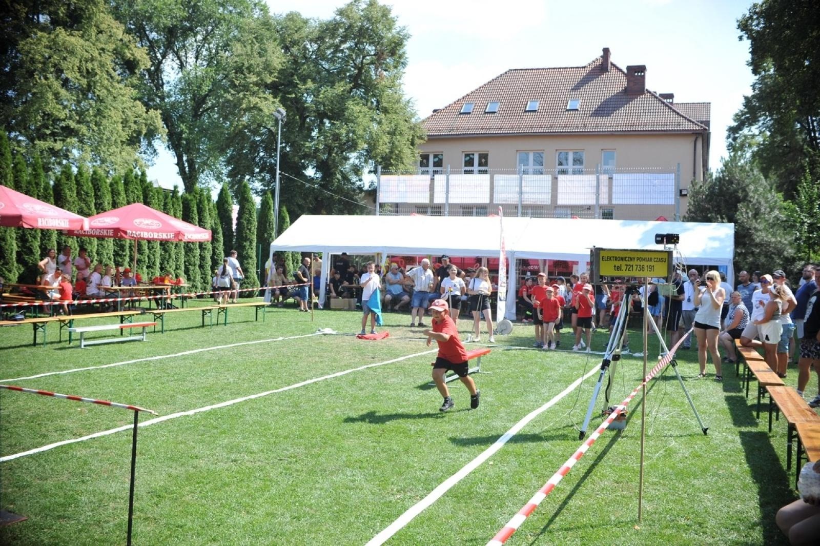 Zdjęcie w galerii na portalu naszraciborz.pl: Krzyżanowice triumfują na strażackich zawodach dzieci w Samborowicach wiadomości z regionu