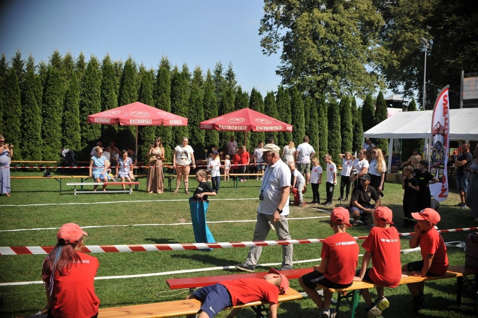 Zdjęcie w galerii na portalu naszraciborz.pl: Krzyżanowice triumfują na strażackich zawodach dzieci w Samborowicach wiadomości z regionu