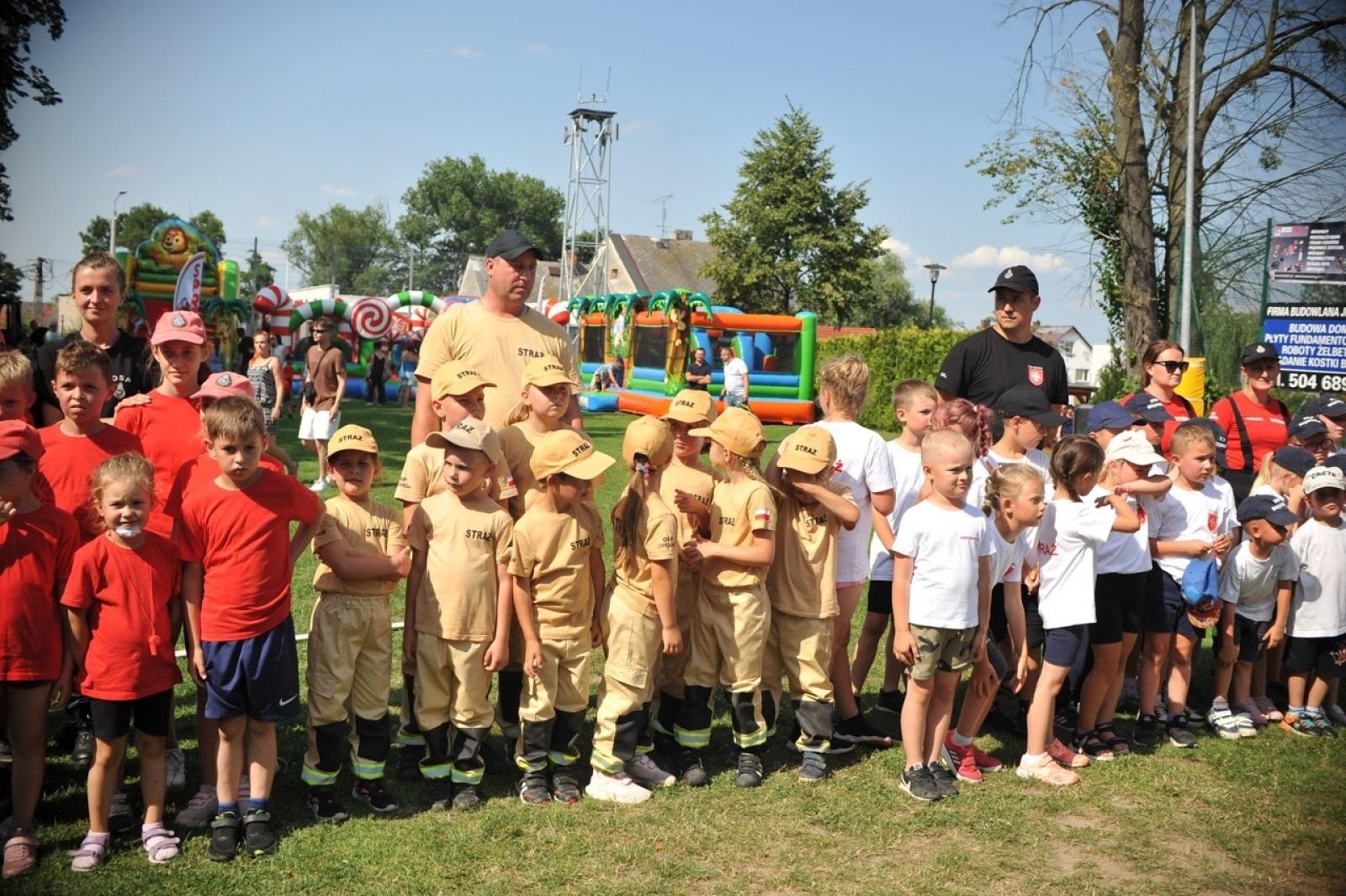 Zdjęcie w galerii na portalu naszraciborz.pl: Krzyżanowice triumfują na strażackich zawodach dzieci w Samborowicach wiadomości z regionu