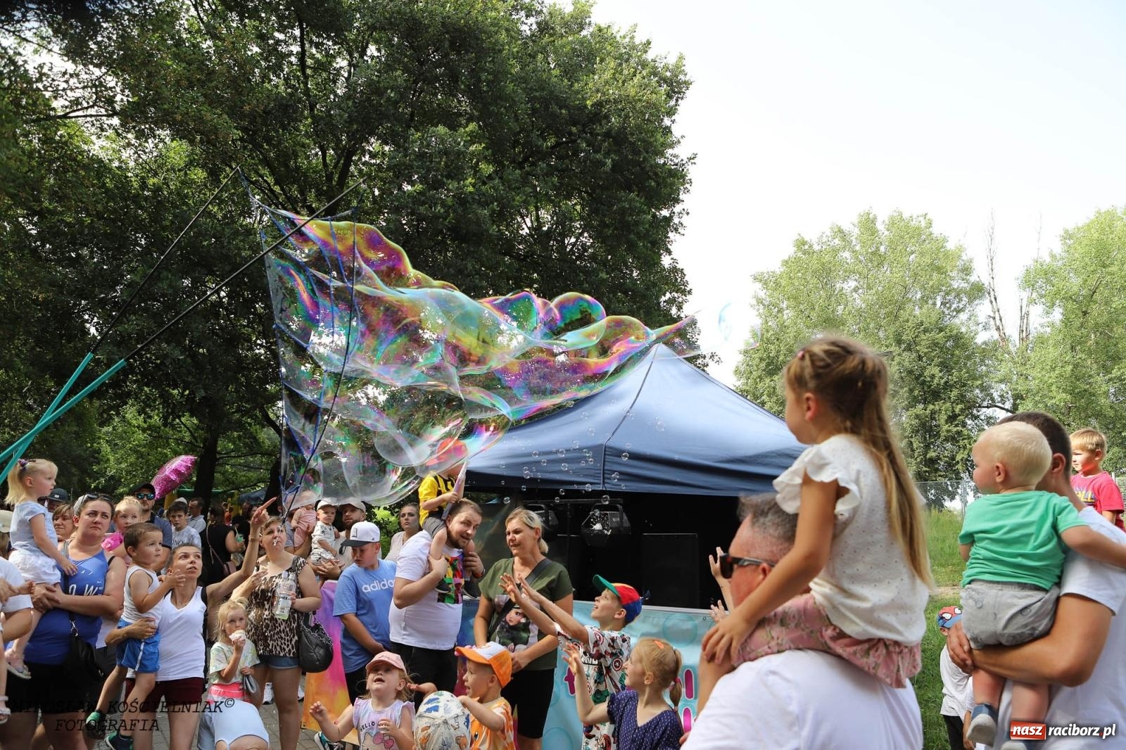 Zdjęcie w galerii na portalu naszraciborz.pl: Kolorowo na raciborskich bulwarach [FOTO] wiadomości z regionu