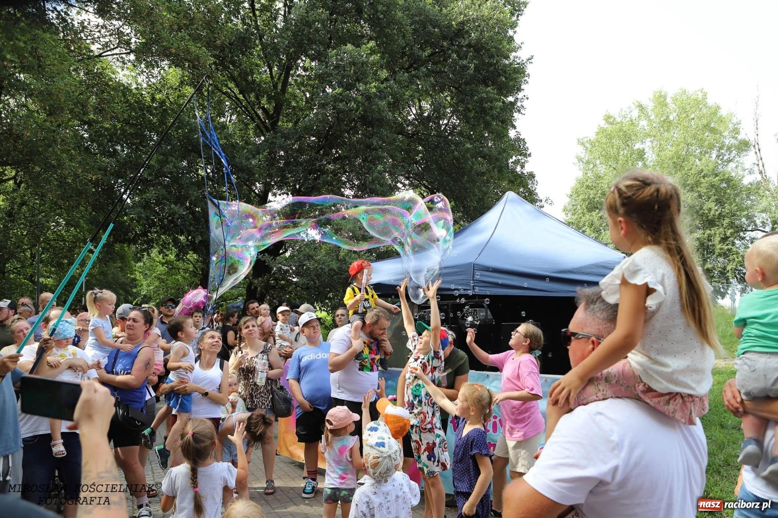Zdjęcie w galerii na portalu naszraciborz.pl: Kolorowo na raciborskich bulwarach [FOTO] wiadomości z regionu