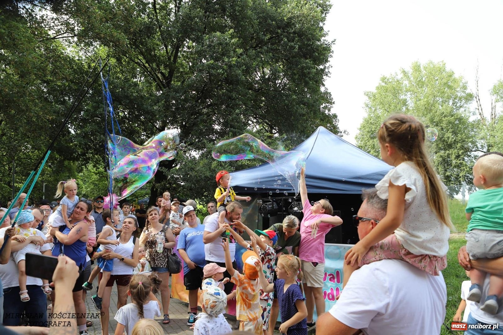 Zdjęcie w galerii na portalu naszraciborz.pl: Kolorowo na raciborskich bulwarach [FOTO] wiadomości z regionu