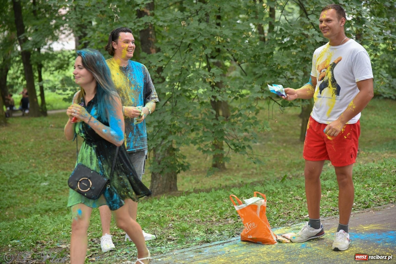 Zdjęcie w galerii na portalu naszraciborz.pl: Kolorowo na raciborskich bulwarach [FOTO] wiadomości z regionu