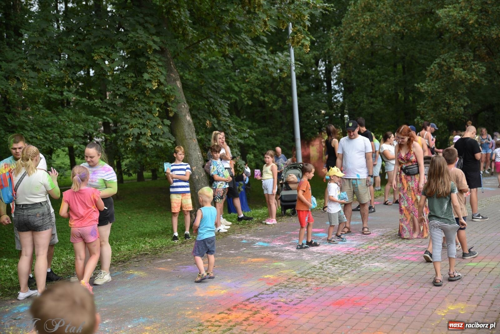 Zdjęcie w galerii na portalu naszraciborz.pl: Kolorowo na raciborskich bulwarach [FOTO] wiadomości z regionu