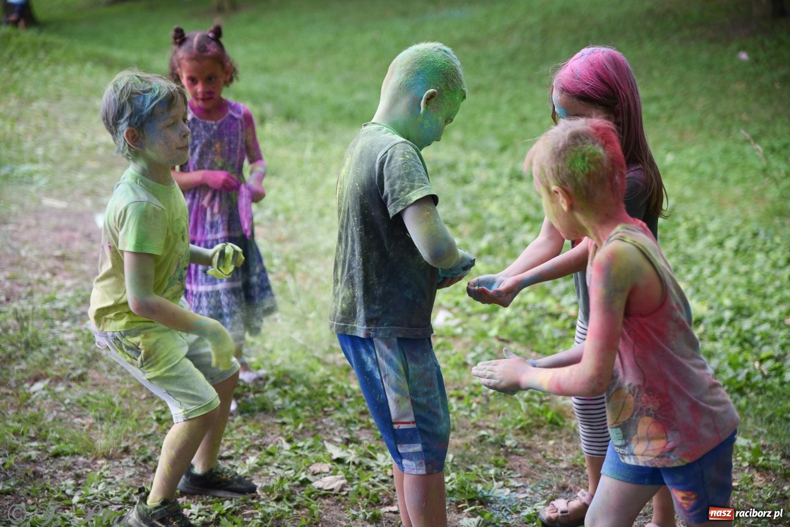 Zdjęcie w galerii na portalu naszraciborz.pl: Kolorowo na raciborskich bulwarach [FOTO] wiadomości z regionu