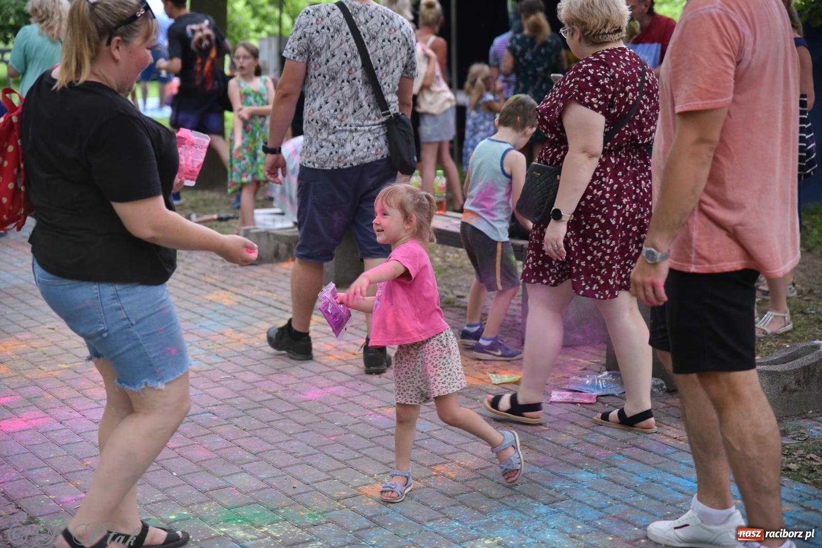 Zdjęcie w galerii na portalu naszraciborz.pl: Kolorowo na raciborskich bulwarach [FOTO] wiadomości z regionu