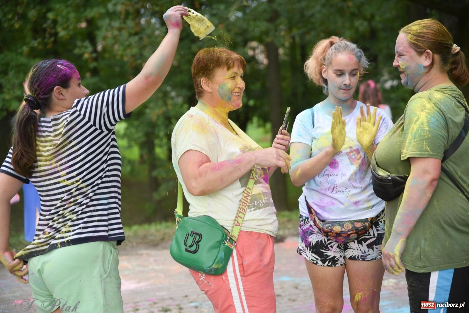 Zdjęcie w galerii na portalu naszraciborz.pl: Kolorowo na raciborskich bulwarach [FOTO] wiadomości z regionu