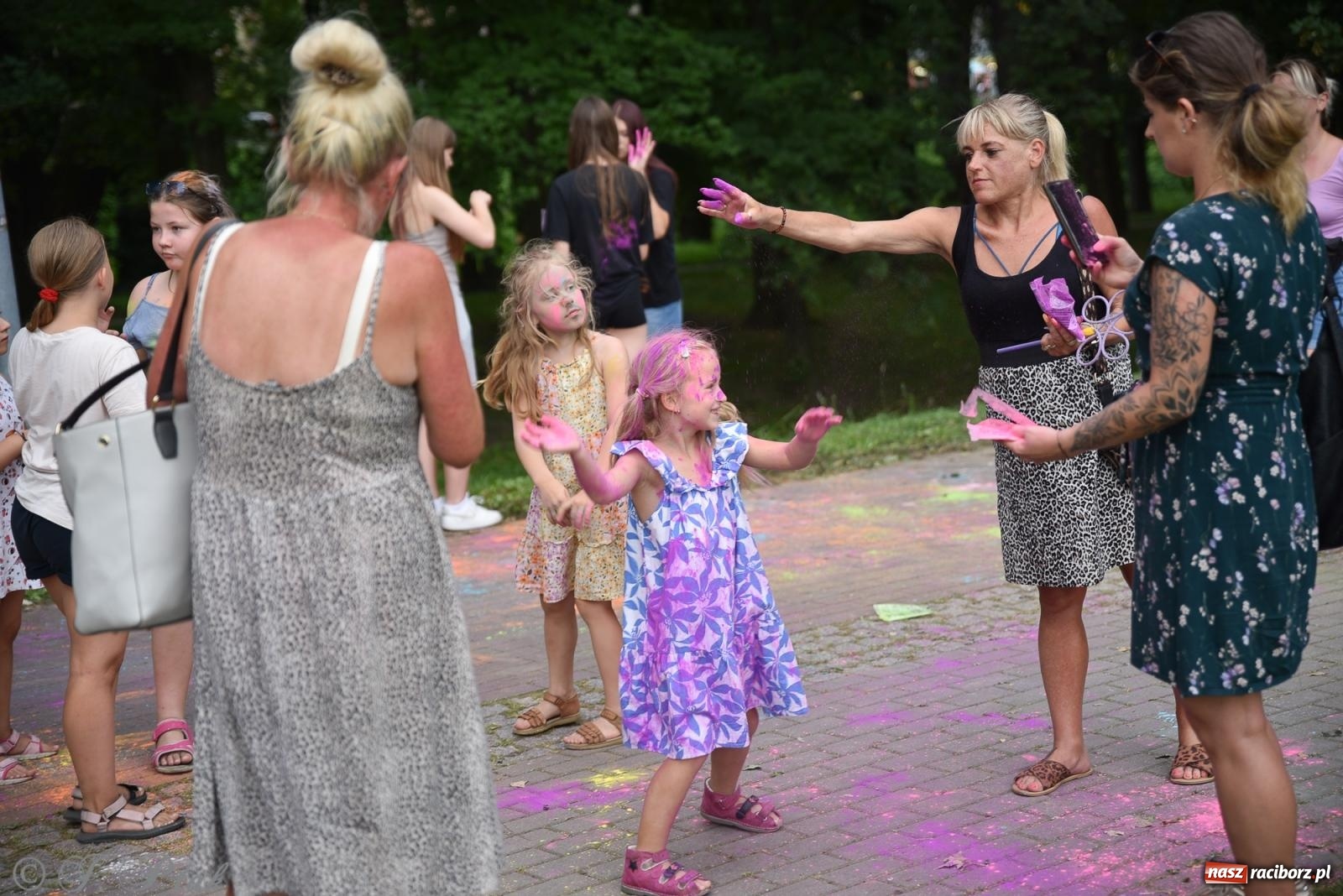 Zdjęcie w galerii na portalu naszraciborz.pl: Kolorowo na raciborskich bulwarach [FOTO] wiadomości z regionu
