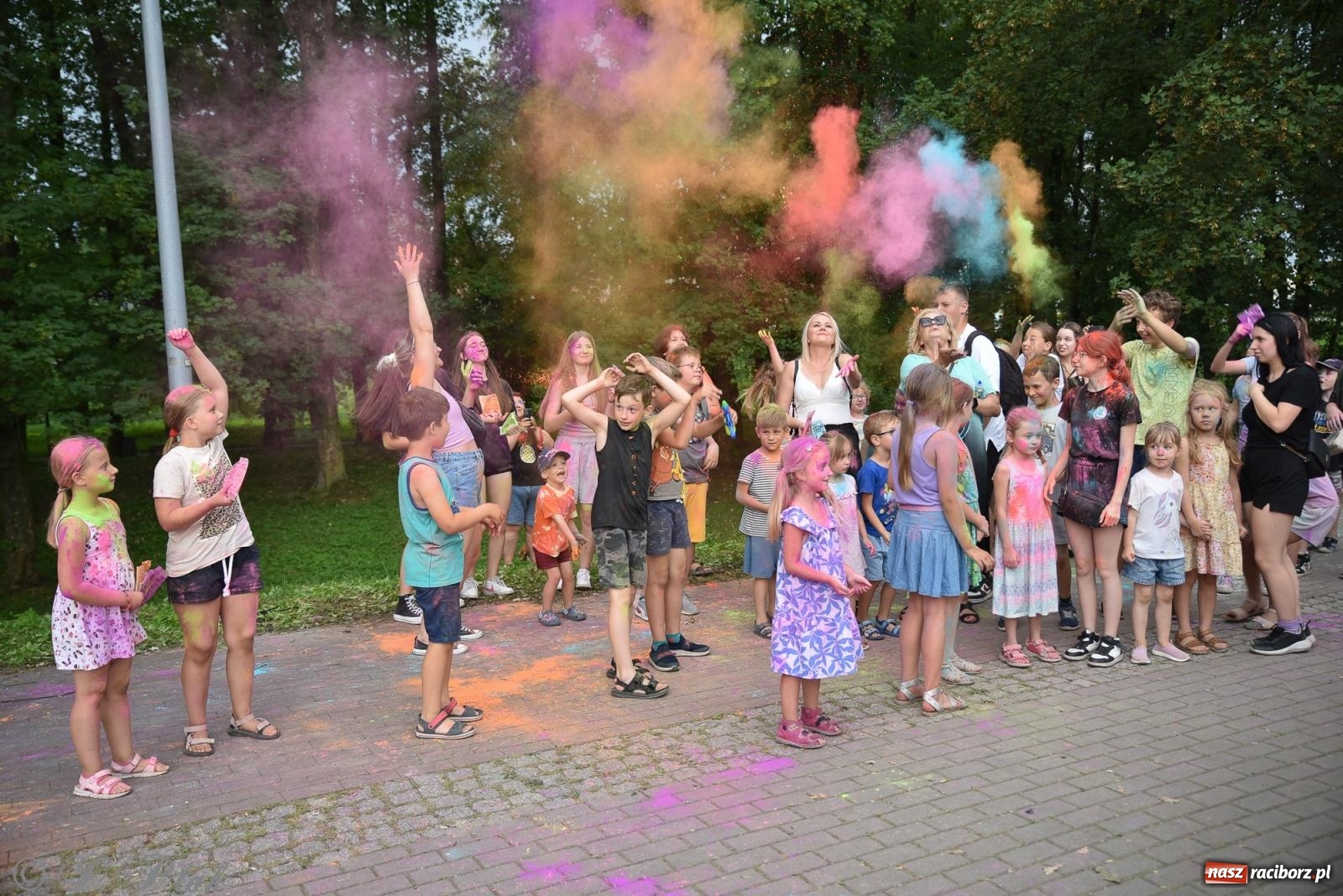 Zdjęcie w galerii na portalu naszraciborz.pl: Kolorowo na raciborskich bulwarach [FOTO] wiadomości z regionu