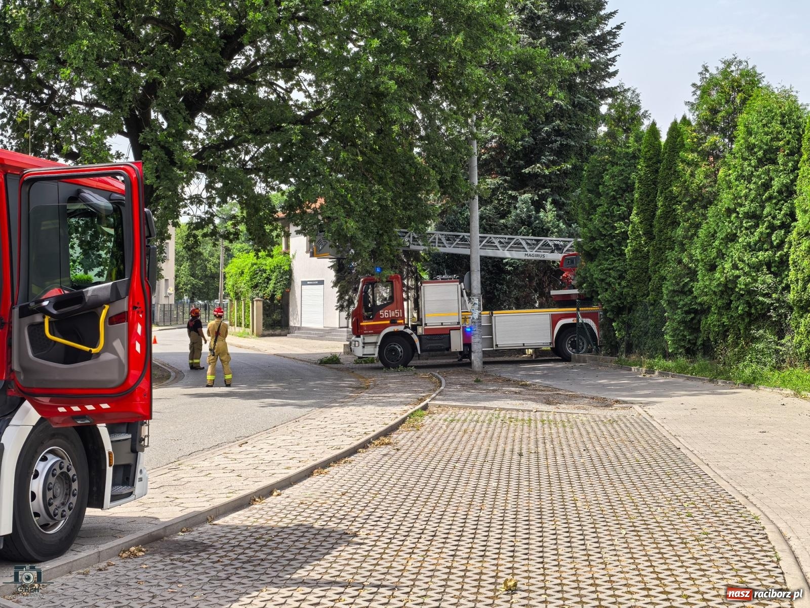 Zdjęcie w galerii na portalu naszraciborz.pl: Strażacy w akcji za hotelem przy Bosackiej [FOTO] wiadomości z regionu