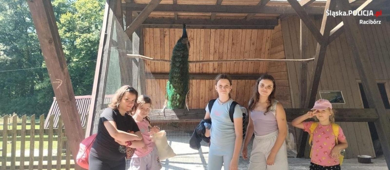 Zdjęcie w galerii na portalu naszraciborz.pl: Dzielnicowy pomyślał o dzieciach. Zorganizował wycieczkę wiadomości z regionu