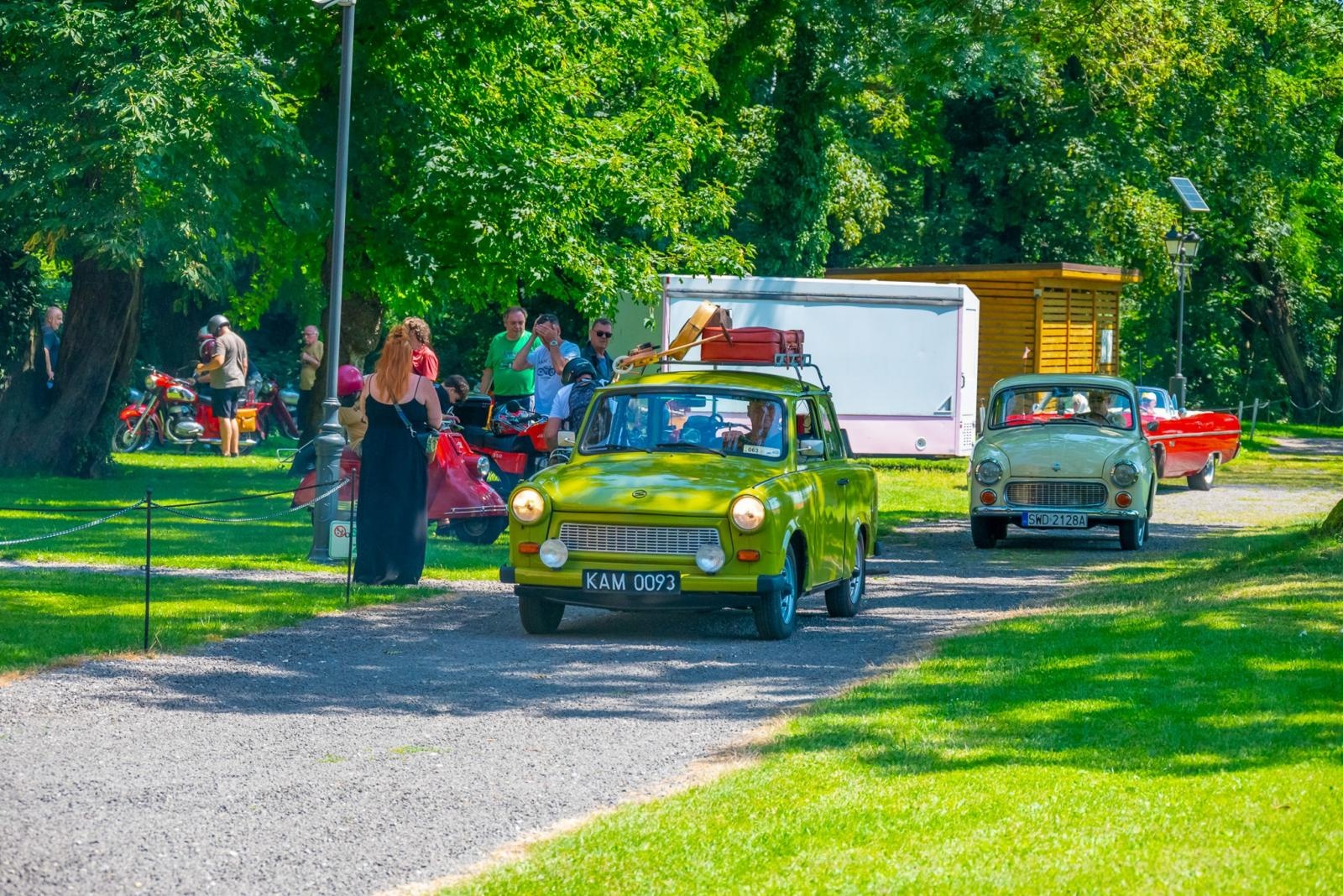 Zdjęcie w galerii na portalu naszraciborz.pl: Oldtimery na zamku w Tworkowie [FOTO] wiadomości z regionu