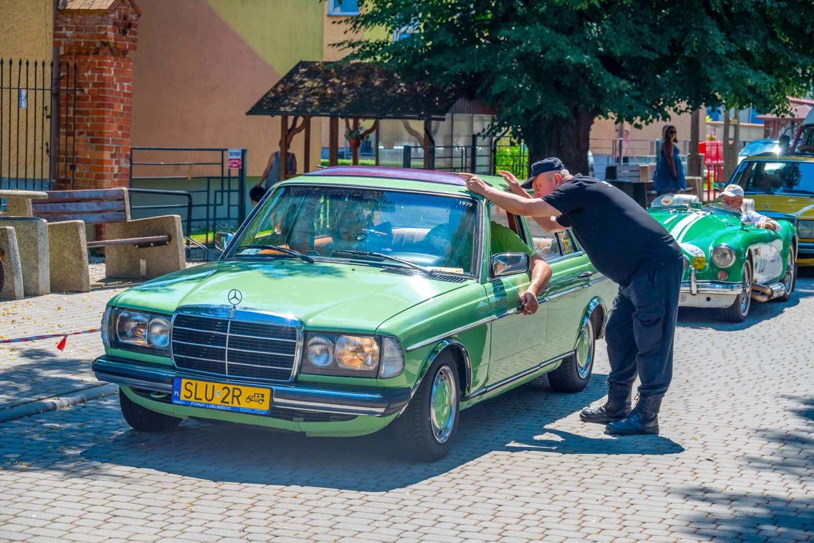 Zdjęcie w galerii na portalu naszraciborz.pl: Oldtimery na zamku w Tworkowie [FOTO] wiadomości z regionu
