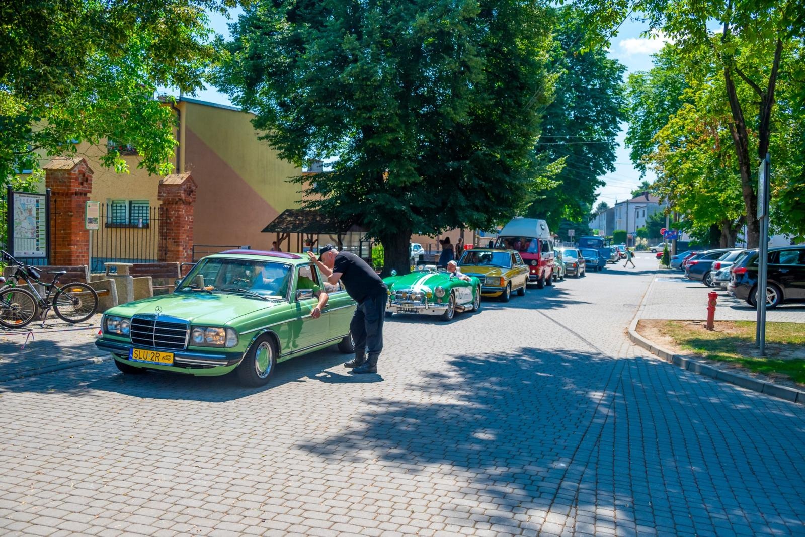 Zdjęcie w galerii na portalu naszraciborz.pl: Oldtimery na zamku w Tworkowie [FOTO] wiadomości z regionu
