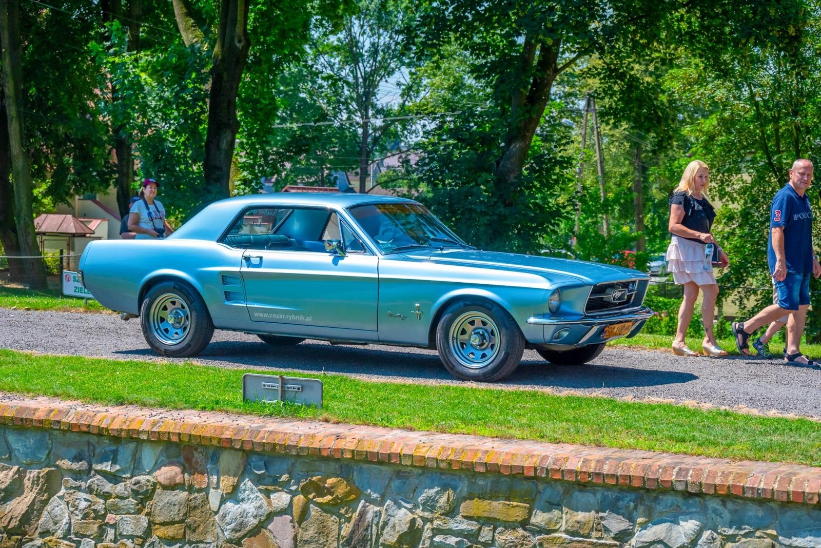 Zdjęcie w galerii na portalu naszraciborz.pl: Oldtimery na zamku w Tworkowie [FOTO] wiadomości z regionu